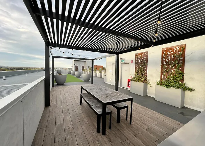 Embark Luxe 2Br 2Bath Apartment In Lynham 1 Secure Carpark Wifi Canberra
